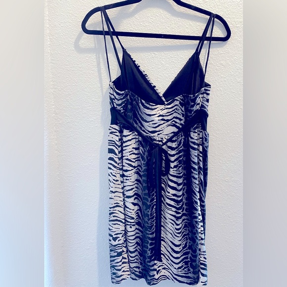Carina zebra print mini dress with tie size Large - Picture 2 of 2